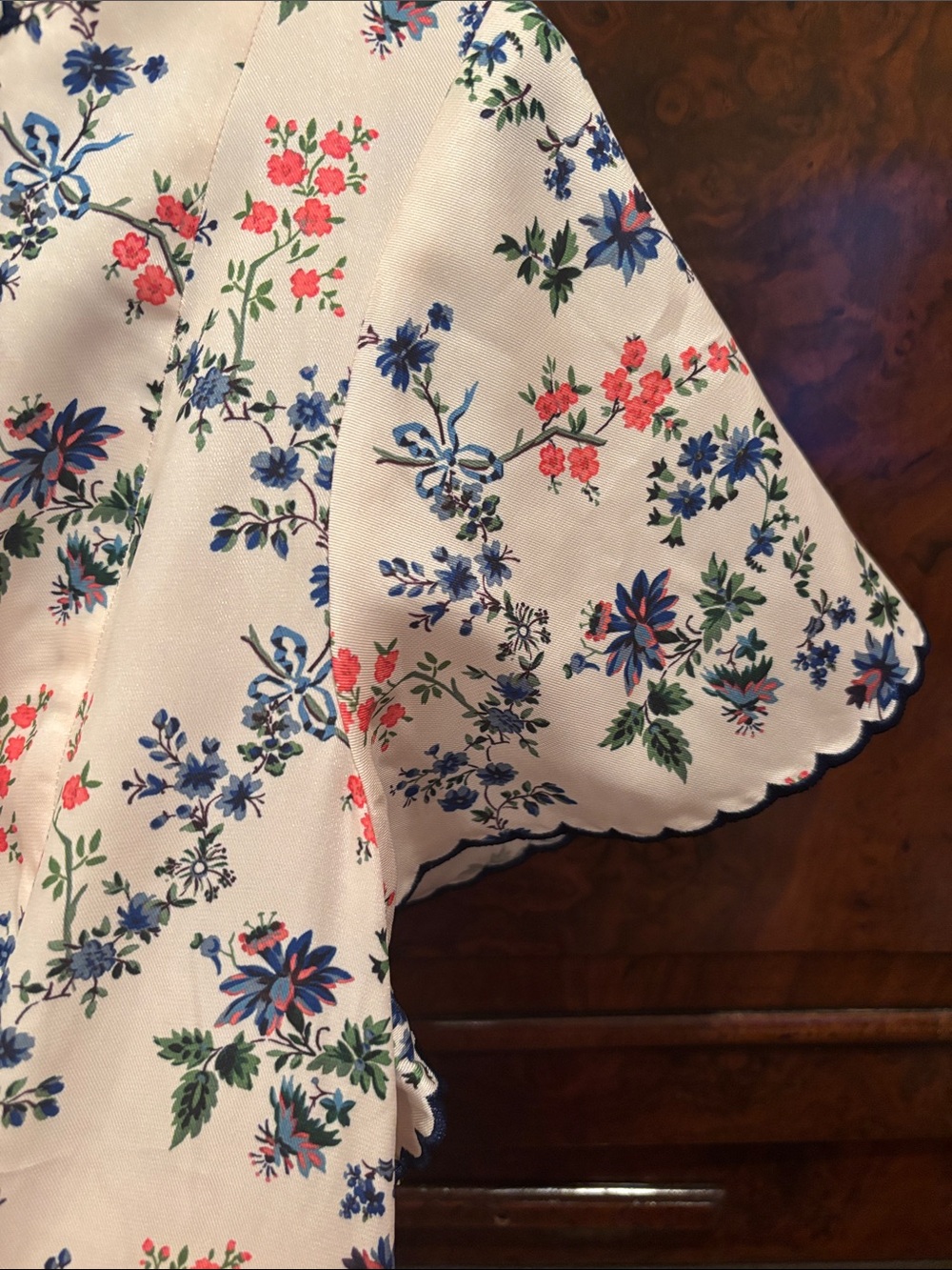 Floral V-Neck Midi Dress with Scalloped Trim - Picture 3 of 7